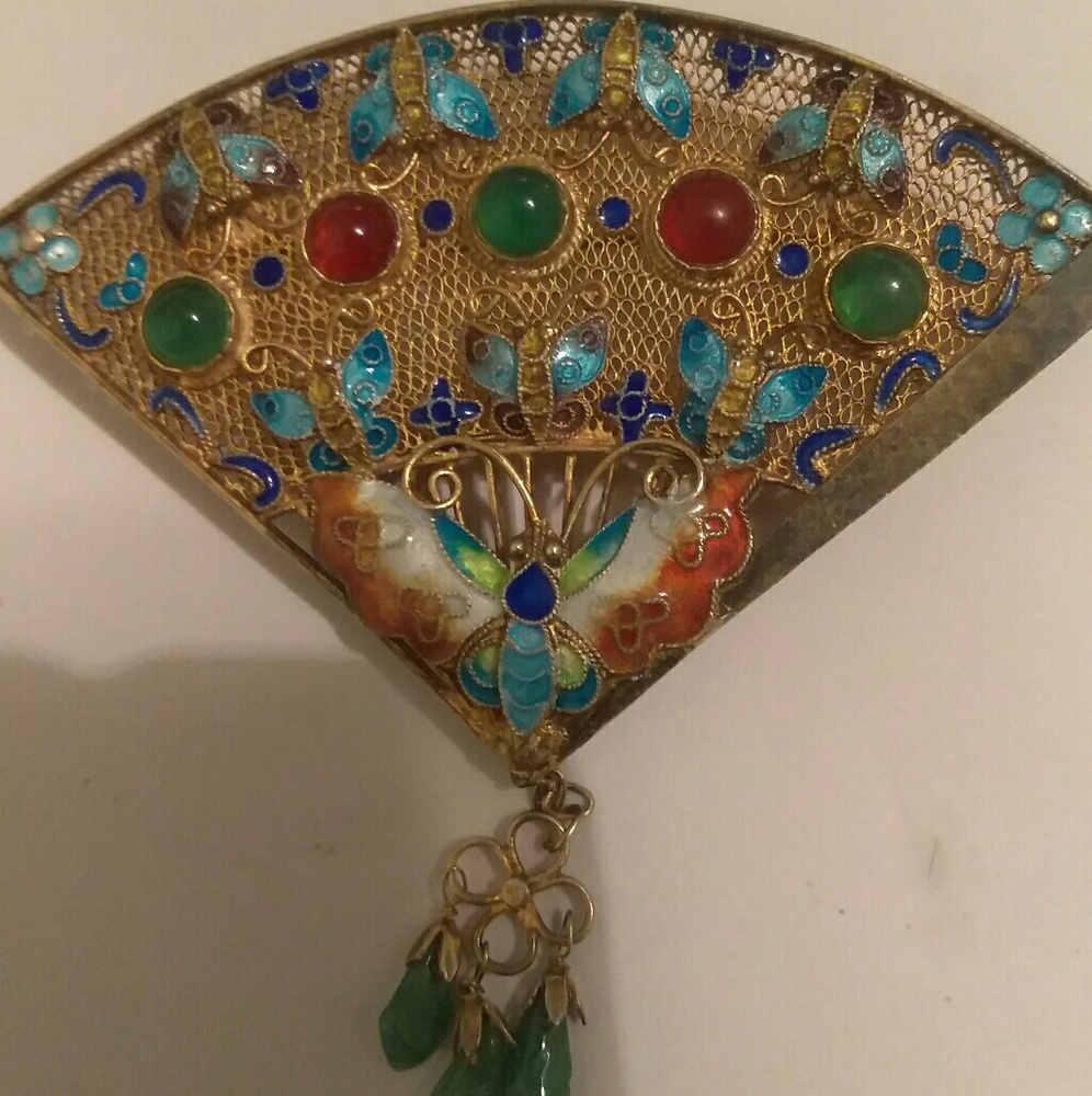 Antique sterling silver broach in super condition.